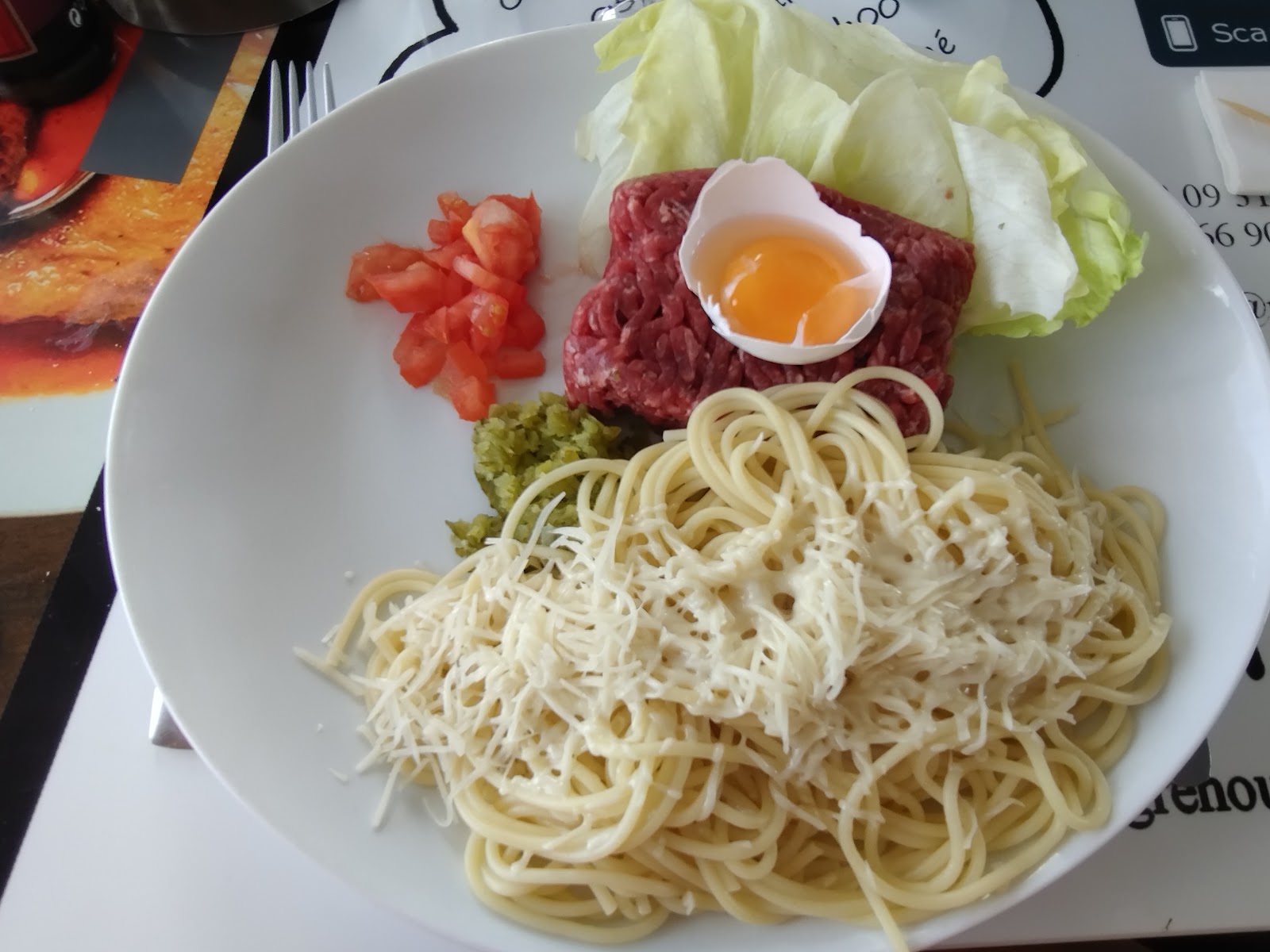 Tartare de bœuf et spaghetti