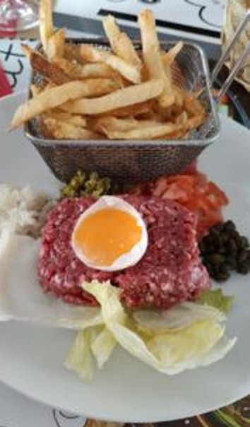 Tartare de bœuf coupé au couteau