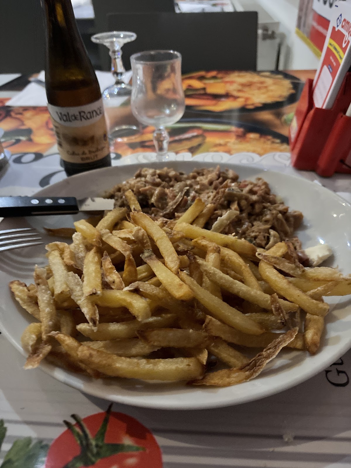Plat du jour et frites maison